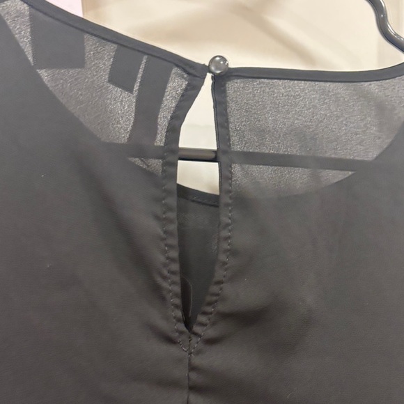 Black Long-Sleeve Pleated Cuff Women's Top - Picture 4 of 5